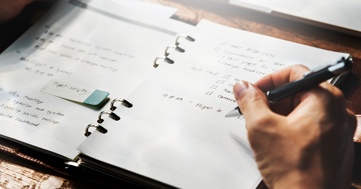Which guidelines should be followed when structuring knowledge